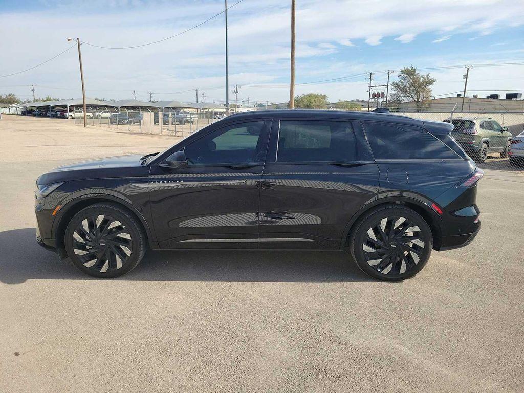 used 2024 Lincoln Nautilus car, priced at $56,000