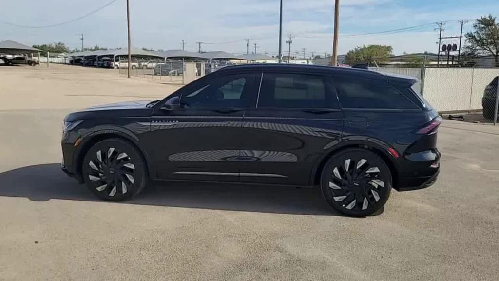 used 2024 Lincoln Nautilus car, priced at $56,000