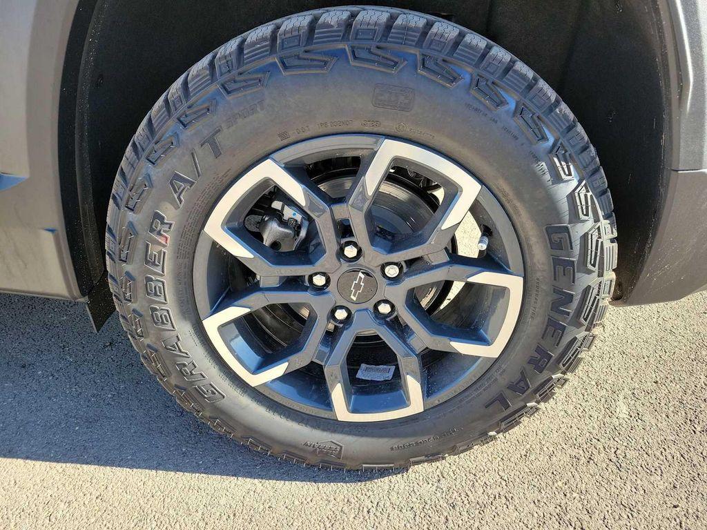 new 2026 Chevrolet Equinox car, priced at $37,415