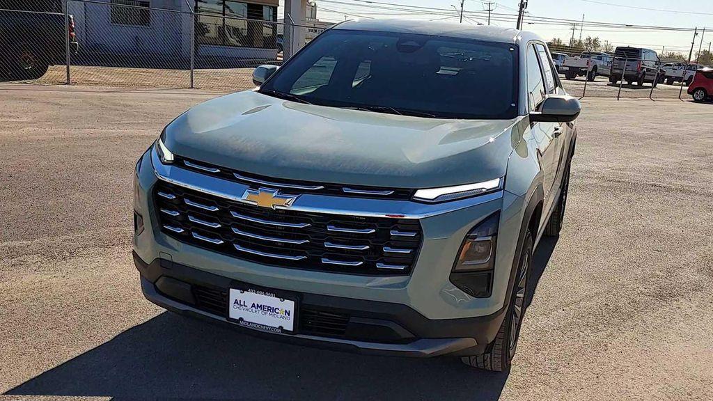 new 2026 Chevrolet Equinox car, priced at $30,495