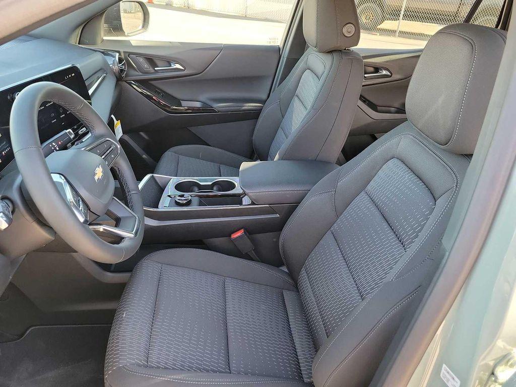 new 2026 Chevrolet Equinox car, priced at $30,495