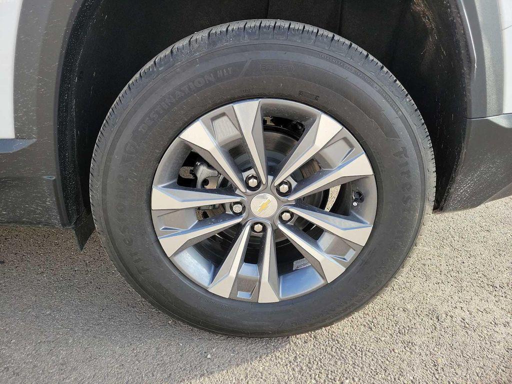 new 2026 Chevrolet Equinox car, priced at $34,190