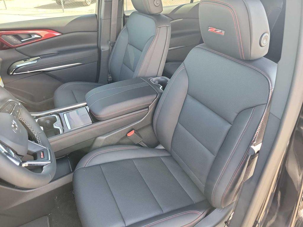 new 2026 Chevrolet Traverse car, priced at $55,955