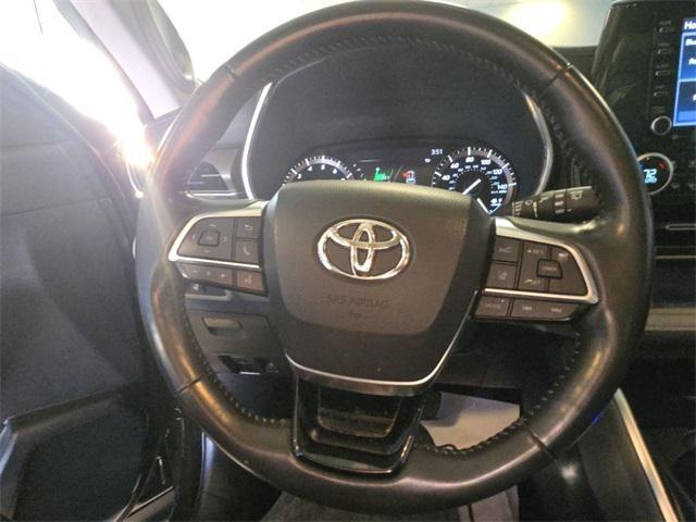 used 2021 Toyota Highlander car, priced at $30,500