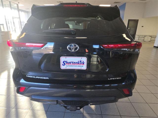 used 2021 Toyota Highlander car, priced at $30,500