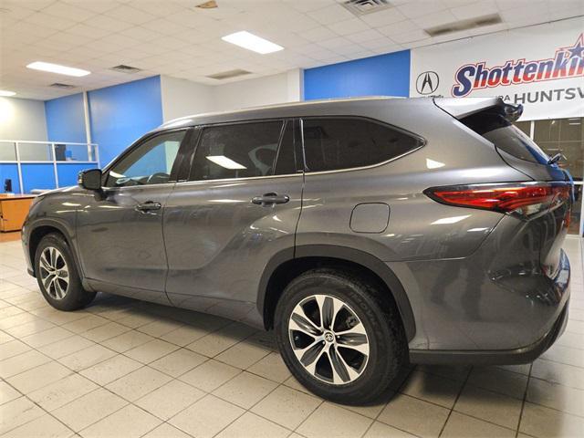 used 2021 Toyota Highlander car, priced at $31,251