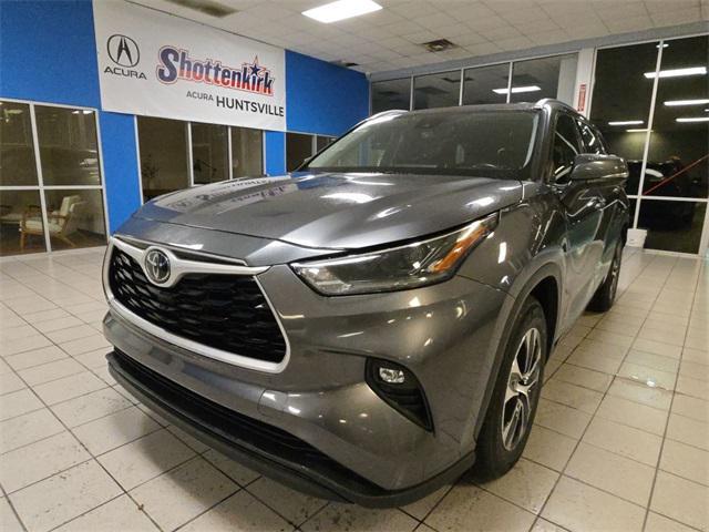 used 2021 Toyota Highlander car, priced at $31,251