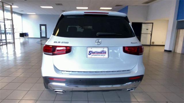 used 2020 Mercedes-Benz GLB 250 car, priced at $28,100