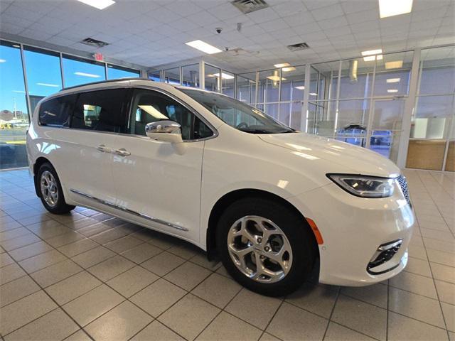 used 2021 Chrysler Pacifica Hybrid car, priced at $28,660