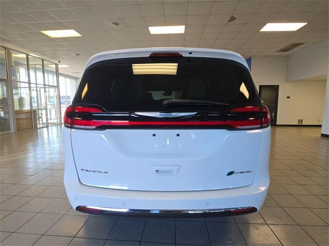 used 2021 Chrysler Pacifica Hybrid car, priced at $28,660