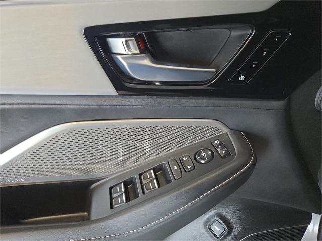 used 2023 Acura MDX car, priced at $43,779