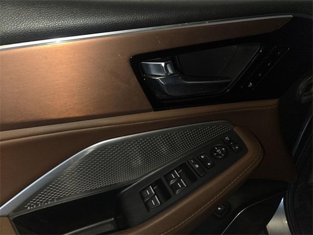 used 2023 Acura MDX car, priced at $43,381