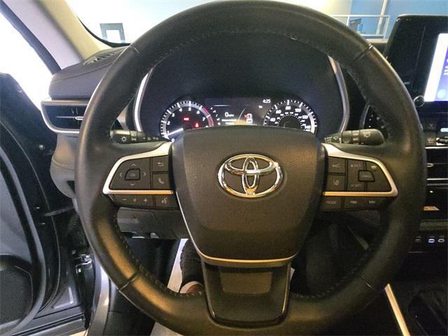 used 2023 Toyota Highlander car, priced at $35,250