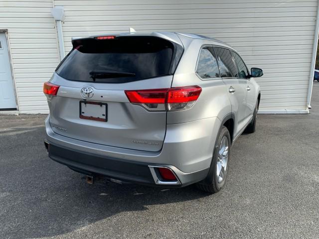 used 2017 Toyota Highlander car