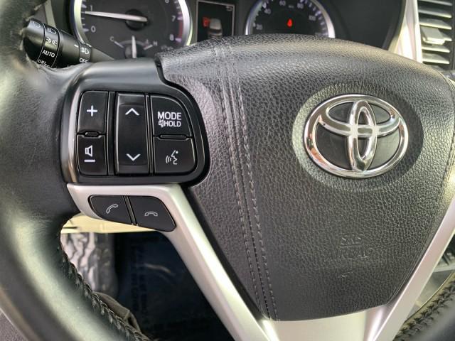 used 2017 Toyota Highlander car