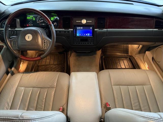 used 2003 Lincoln Town Car car, priced at $13,995