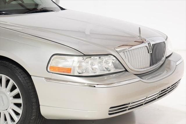 used 2003 Lincoln Town Car car, priced at $13,995