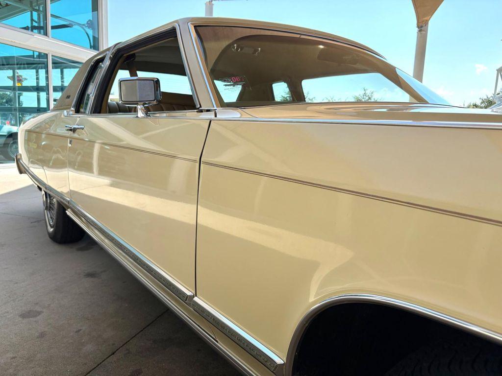 used 1976 Lincoln Continental car, priced at $27,997