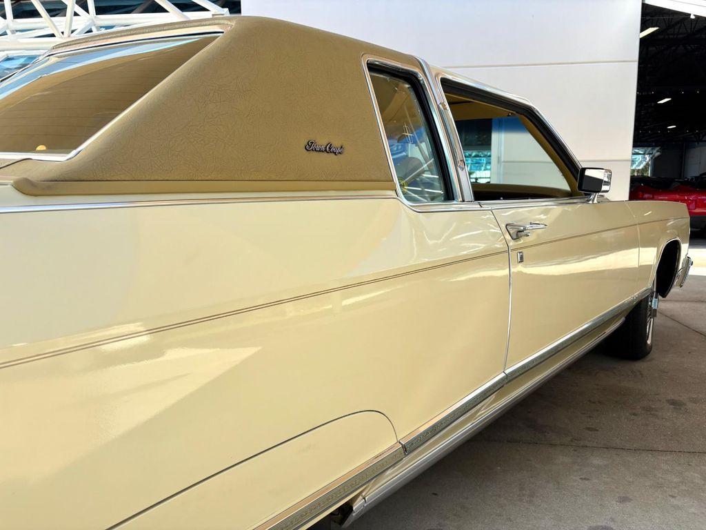 used 1976 Lincoln Continental car, priced at $27,997