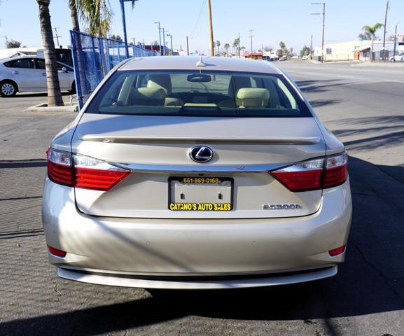 used 2014 Lexus ES 300h car, priced at $13,639