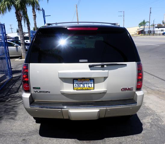 used 2010 GMC Yukon car, priced at $17,999