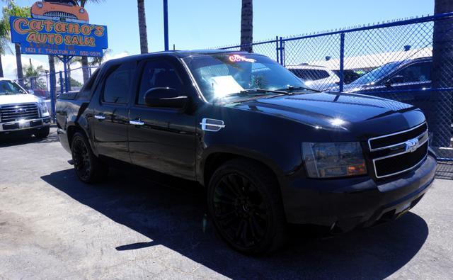 used 2007 Chevrolet Avalanche car, priced at $10,999