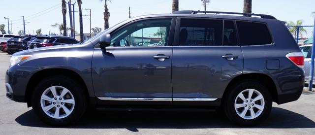 used 2011 Toyota Highlander car, priced at $11,999