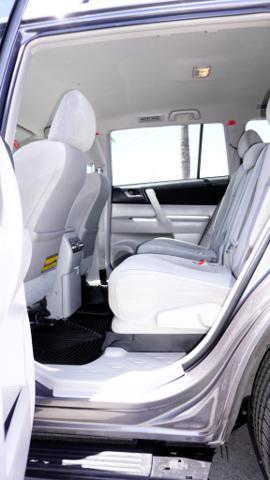 used 2011 Toyota Highlander car, priced at $11,999