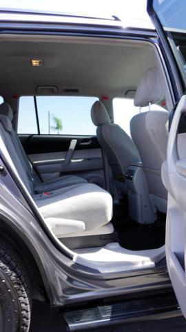 used 2011 Toyota Highlander car, priced at $11,999