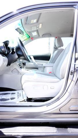 used 2011 Toyota Highlander car, priced at $11,999