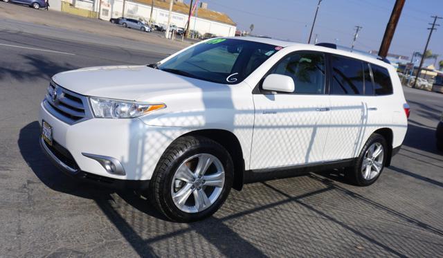 used 2013 Toyota Highlander car, priced at $15,999