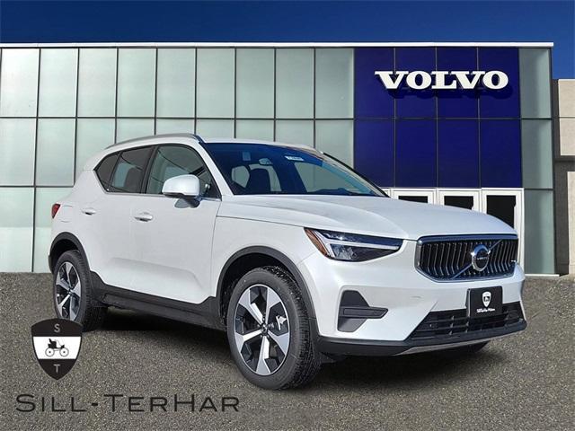 new 2025 Volvo XC40 car