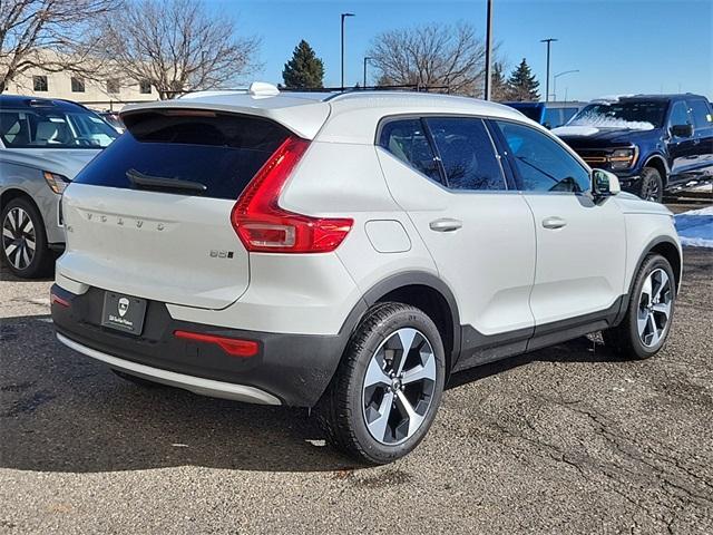 new 2025 Volvo XC40 car