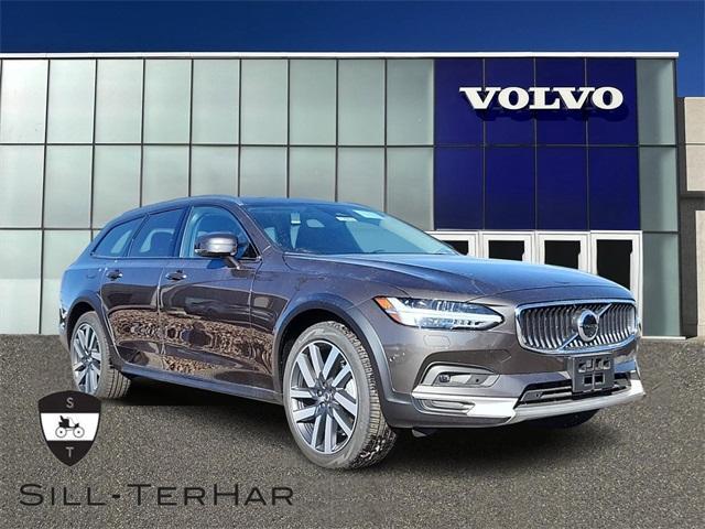 new 2025 Volvo V90 Cross Country car, priced at $66,925