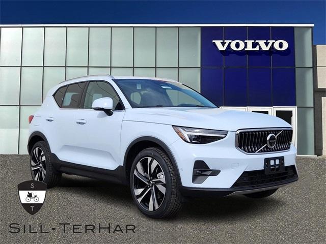 new 2025 Volvo XC40 car, priced at $50,565