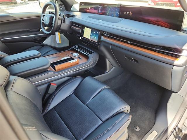 new 2025 Lincoln Navigator car, priced at $120,490