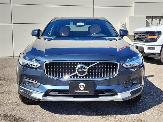 new 2025 Volvo V90 Cross Country car, priced at $67,525