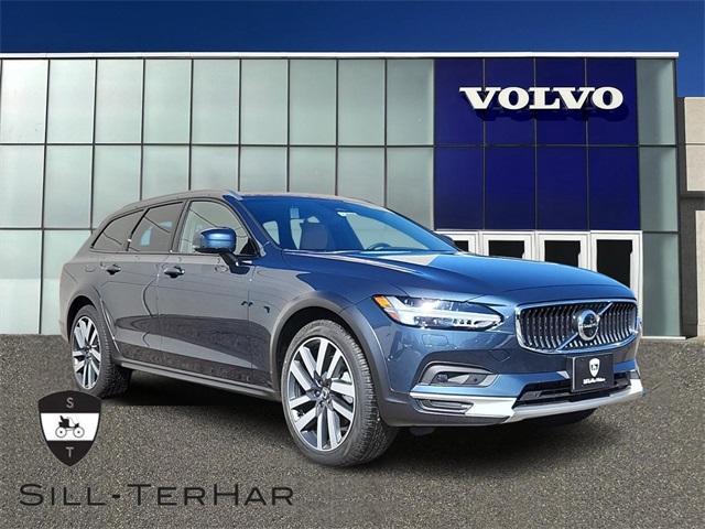 new 2025 Volvo V90 Cross Country car, priced at $67,525