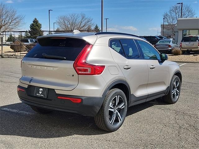 new 2024 Volvo XC40 car, priced at $45,045