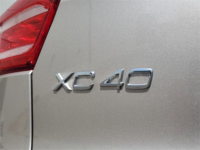 new 2024 Volvo XC40 car, priced at $45,045