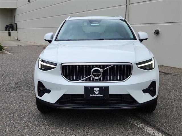 new 2025 Volvo XC40 car, priced at $48,575