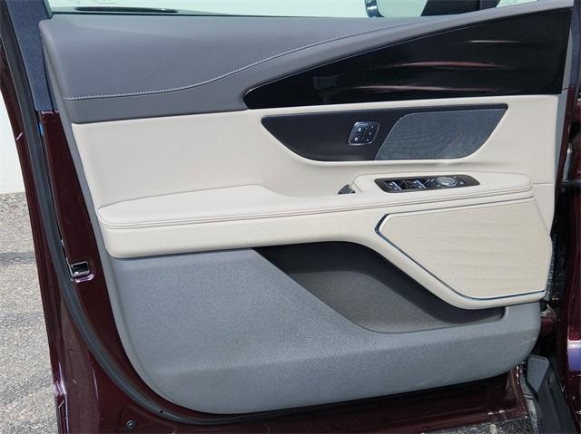 new 2025 Lincoln Nautilus car, priced at $51,936