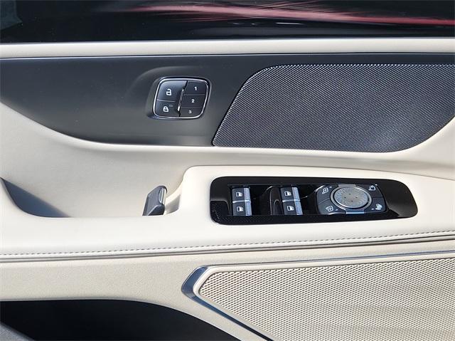 new 2025 Lincoln Nautilus car, priced at $51,936