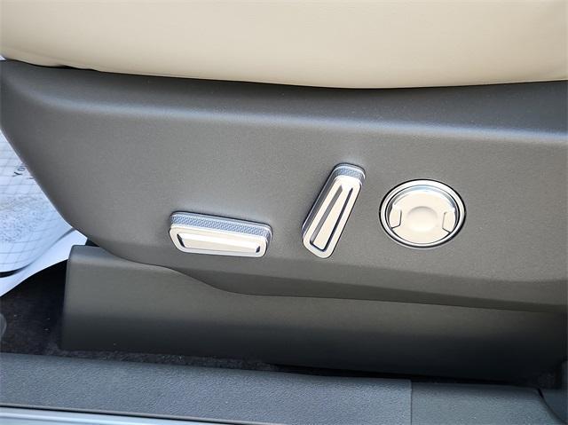 new 2025 Lincoln Nautilus car, priced at $51,936