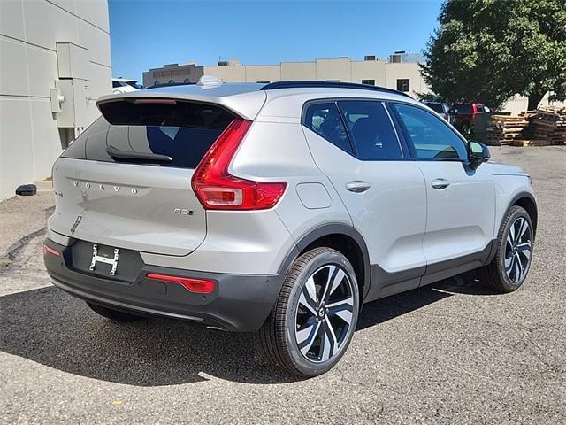 new 2025 Volvo XC40 car, priced at $48,225