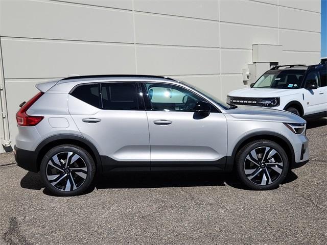 new 2025 Volvo XC40 car, priced at $48,225