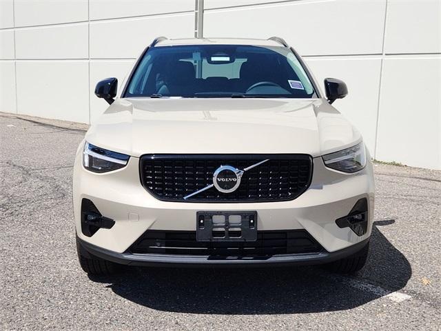 new 2025 Volvo XC40 car, priced at $50,550