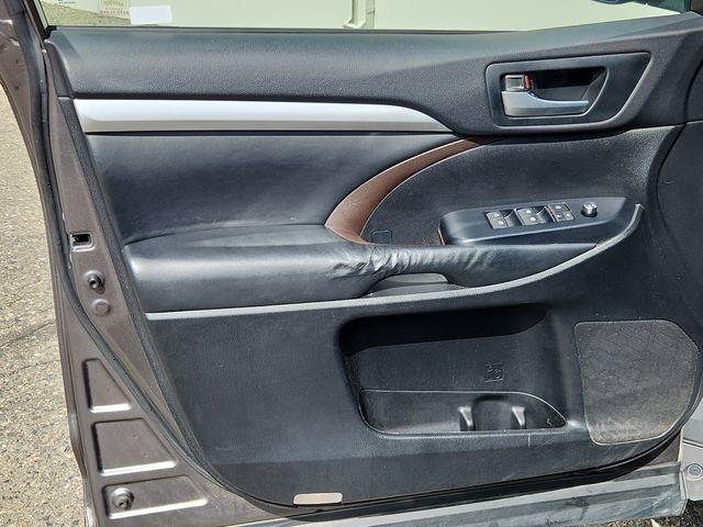 used 2015 Toyota Highlander car, priced at $20,330