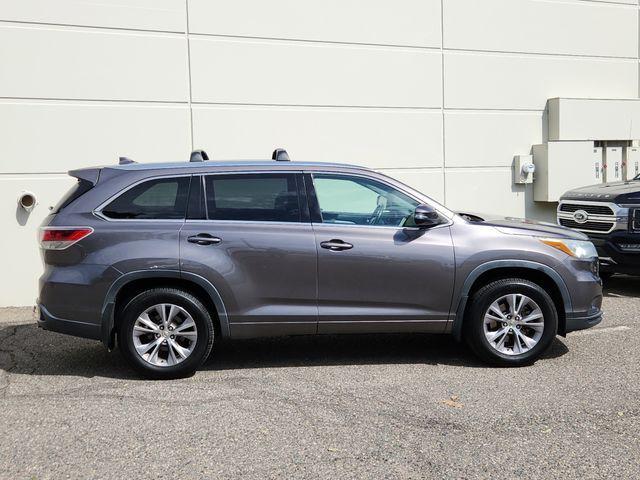 used 2015 Toyota Highlander car, priced at $20,330