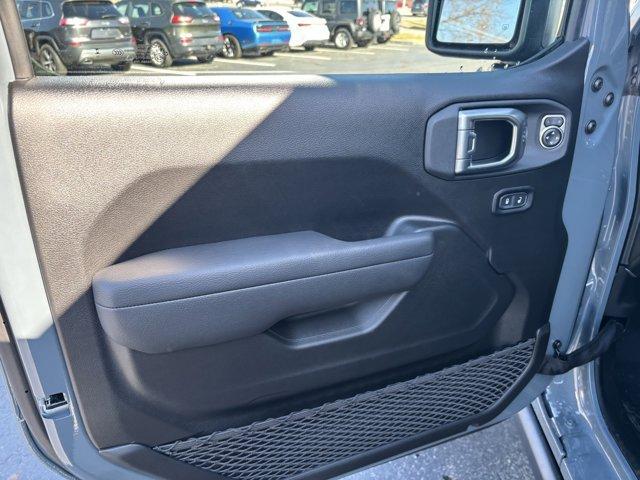 new 2025 Jeep Wrangler car, priced at $48,180
